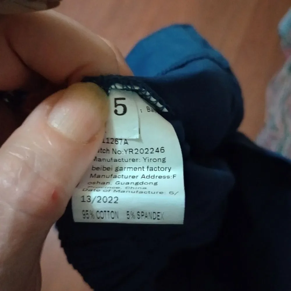Kids pants size 5, 95% cotton, 5% spandex. NWOT (Chi080)